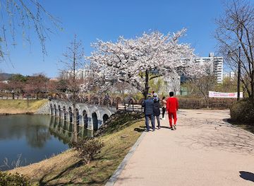 south-korea/suwon/attraction/manseok-park