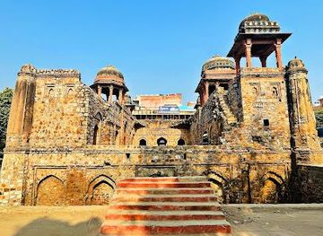 india/delhi/attraction/jahaz-mahal-delhi