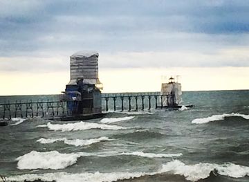 michigan/st-joseph/attraction/st-joseph-north-pier-inner-lighthouse