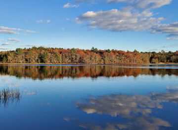 rhode-island/trustom-pond-national-wildlife-refuge/attraction/schoolhouse-pond-preserve