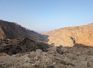 jordan/wadi-ghuweir/attraction/wadi-dana-trail