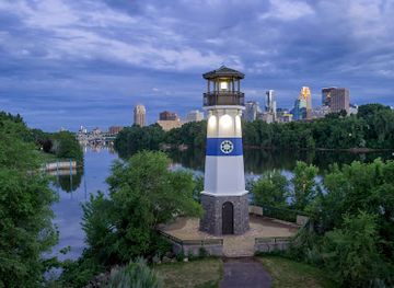minnesota/minneapolis/attraction/boom-island-lighthouse