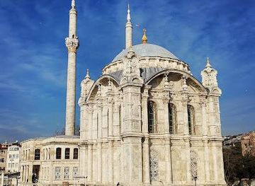 turkiye/istanbul/attraction/buyuk-mecidiye-mosque