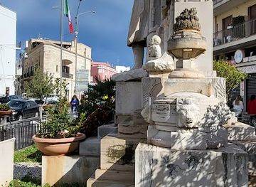 italy/apulia/attraction/monumento-ai-caduti