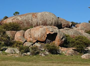 australia/eyre-peninsula/attraction/tcharkuldu-rock