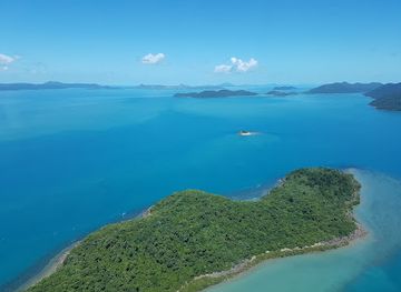 australia/whitsunday-islands/attraction/molle-islands-national-park