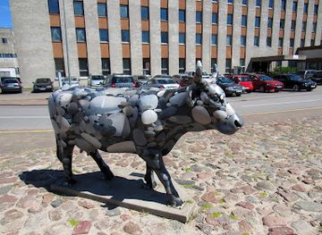 latvia/ventspils/attraction/stone-cow
