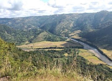 india/northeast-india/attraction/umngot-river-viewpoint
