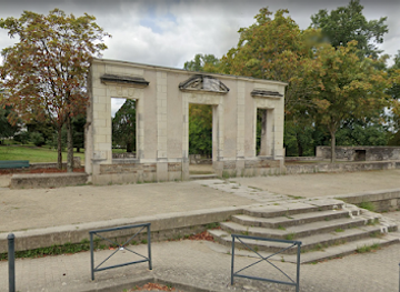 france/nantes/attraction/ruines-restantes-du-chateau-des-dervallieres