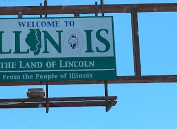 illinois/western-illinois/attraction/illinois-welcome-sign
