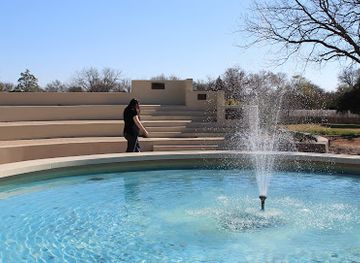 texas/waco/attraction/miss-nellie-s-pretty-place