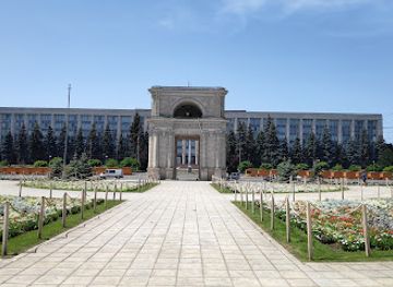 moldova/saharna-monastery-complex/attraction/the-triumphal-arch