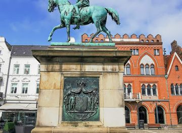 denmark/esbjerg/attraction/christian-ix-statue-esbjerg