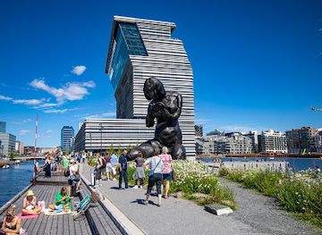 norway/oslo/sentrum/attraction/moren-the-mother