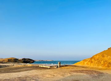 oman/wahiba-sands/attraction/humrat-cave