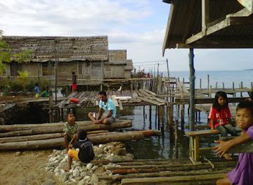 indonesia/pulau-wakatobi/attraction/kampung-bajo