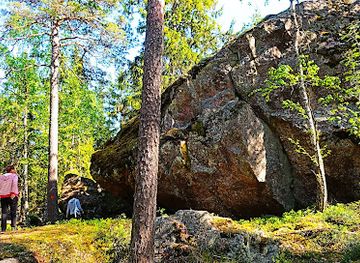 finland/porvoo/attraction/virvikin-jattilainen-glacial-erratic-boulder