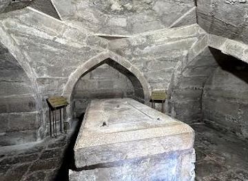 uzbekistan/shakhrisabz/attraction/amir-temur-crypt