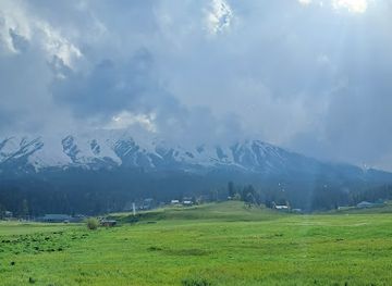 india/gulmarg/attraction/apharwat-peak-view-bridge