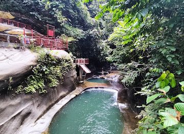 philippines/caraga/attraction/kawa-kawa-sa-awog