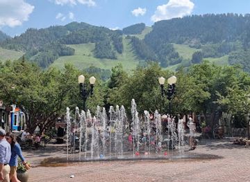colorado/aspen/attraction/aspen-pedestrian-mall