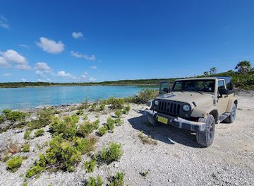 the-bahamas/exuma/attraction/blue-world-blue-hole