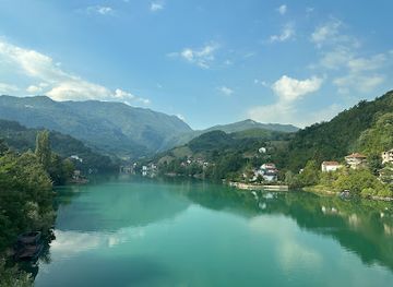bosnia-and-herzegovina/herzegovina-neretva-canton/attraction/studenac-caffe-rent-boat