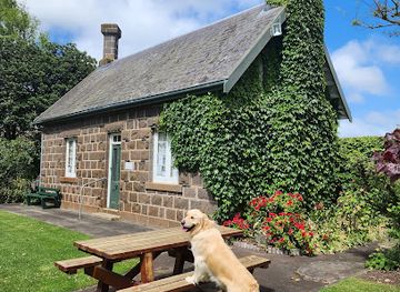 australia/western-district/attraction/portland-botanical-gardens