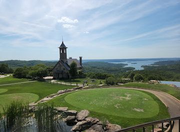 missouri/ozarks/attraction/chapel-of-the-ozarks-top-of-the-rock