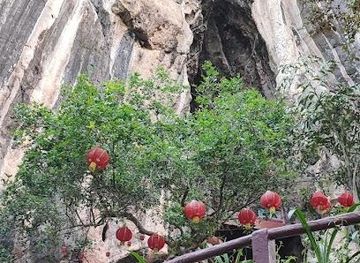 cambodia/kampot/attraction/chua-tien-son