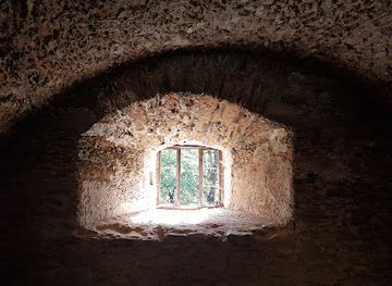 czechia/north-moravia/attraction/novy-hradek-u-lukova-neuhausel-castle-ruins