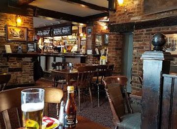 united-kingdom/leeds/attraction/hole-in-the-wall