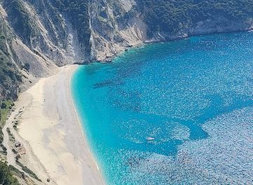 greece/kefalonia/attraction/myrtos