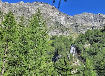 italy/la-thuile/attraction/cascata-arpy