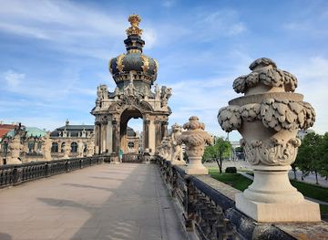 germany/dresden/altstadt/attraction/kronentor