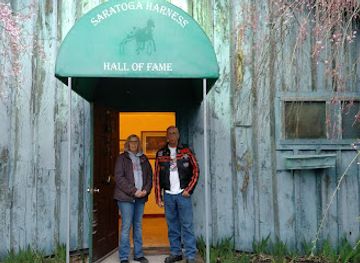 new-york/saratoga-springs/attraction/saratoga-harness-hall-of-fame