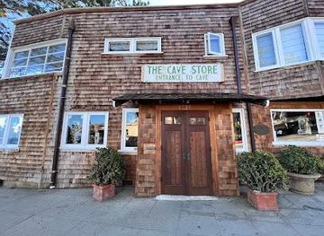california/oceanside/attraction/the-cave-store