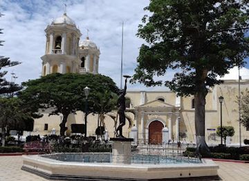 peru/chiclayo-region/attraction/catedral-historica-y-parroquia-san-pedro-diocesis-de-chiclayo