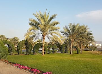 oman/muscat/attraction/ghubrah-lake-park