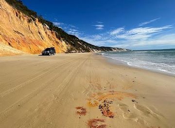 australia/noosa/attraction/great-beach-drive-4wd-tours