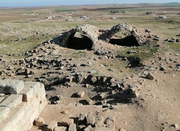 turkiye/aeolis/attraction/cimdin-kalesi