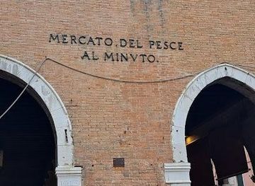 italy/venice-lido/attraction/mercato-del-pesce-al-minuto