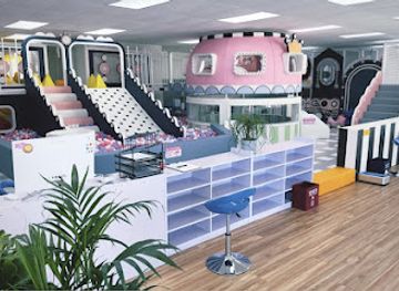 california/burbank/attraction/la-la-land-indoor-playground