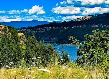 oregon/hood-river/attraction/mosier-twin-tunnels