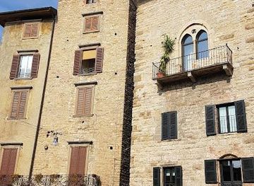 italy/bergamo/attraction/p-zza-mercato-del-fieno