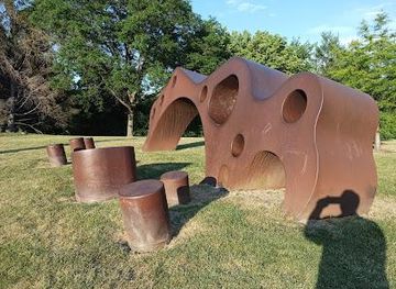 illinois/chicago/attraction/skokie-northshore-sculpture-park