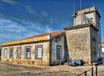 portugal/guimaraes/attraction/capela-farol-de-sao-miguel-o-anjo