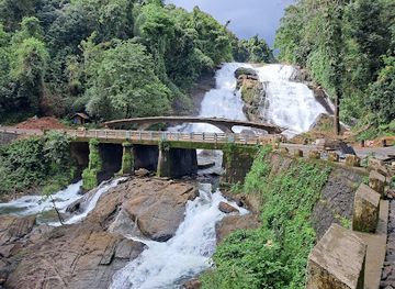 india/kerala/attraction/charpa-waterfalls