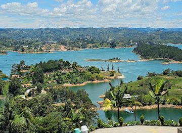 colombia/guatape/attraction/porto-azul