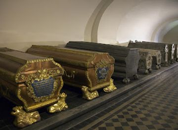latvia/courland/attraction/kurzeme-dukes-crypt